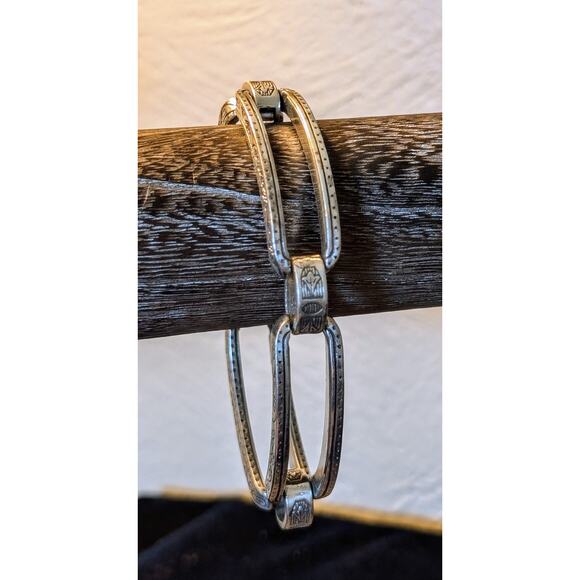 Etched Double Curved Bar Chain Link Silver Tone Bracelet W/ Fold Over Clasp - Picture 1 of 5